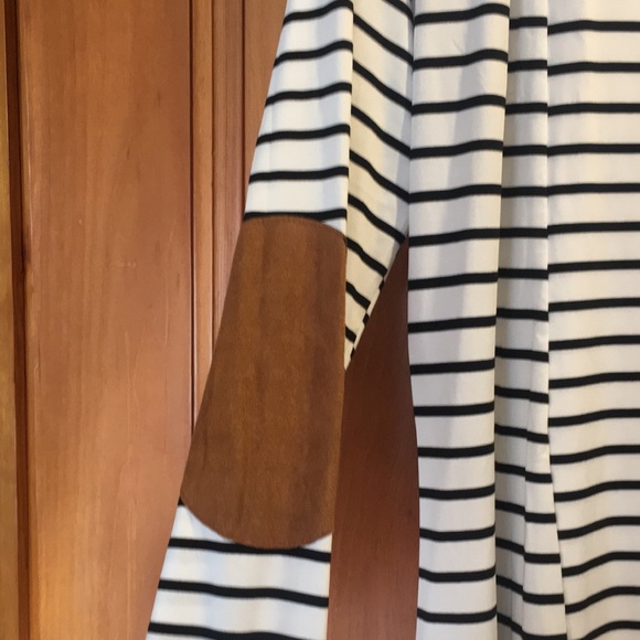 New cardigan with elbow patch - Picture 2 of 2